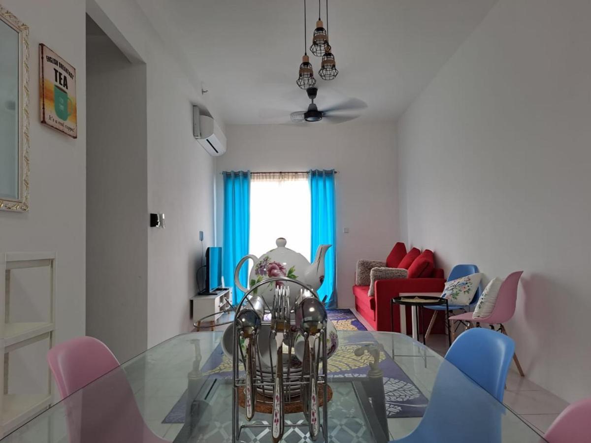 Impiana Homestay Near Putrajaya, Cyberjaya, Musliem Only,Wifi,Netflix Kampung Dengkil Bagian luar foto