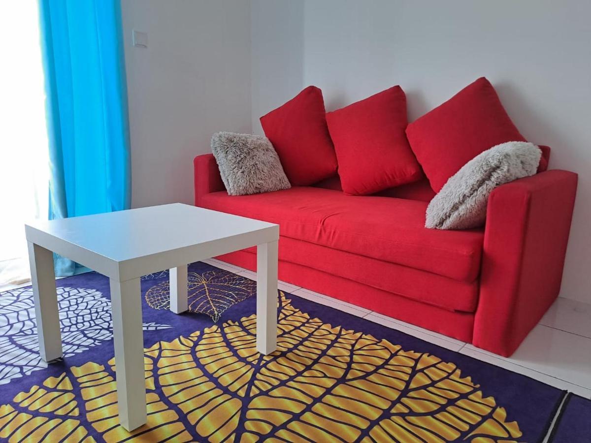 Impiana Homestay Near Putrajaya, Cyberjaya, Musliem Only,Wifi,Netflix Kampung Dengkil Bagian luar foto