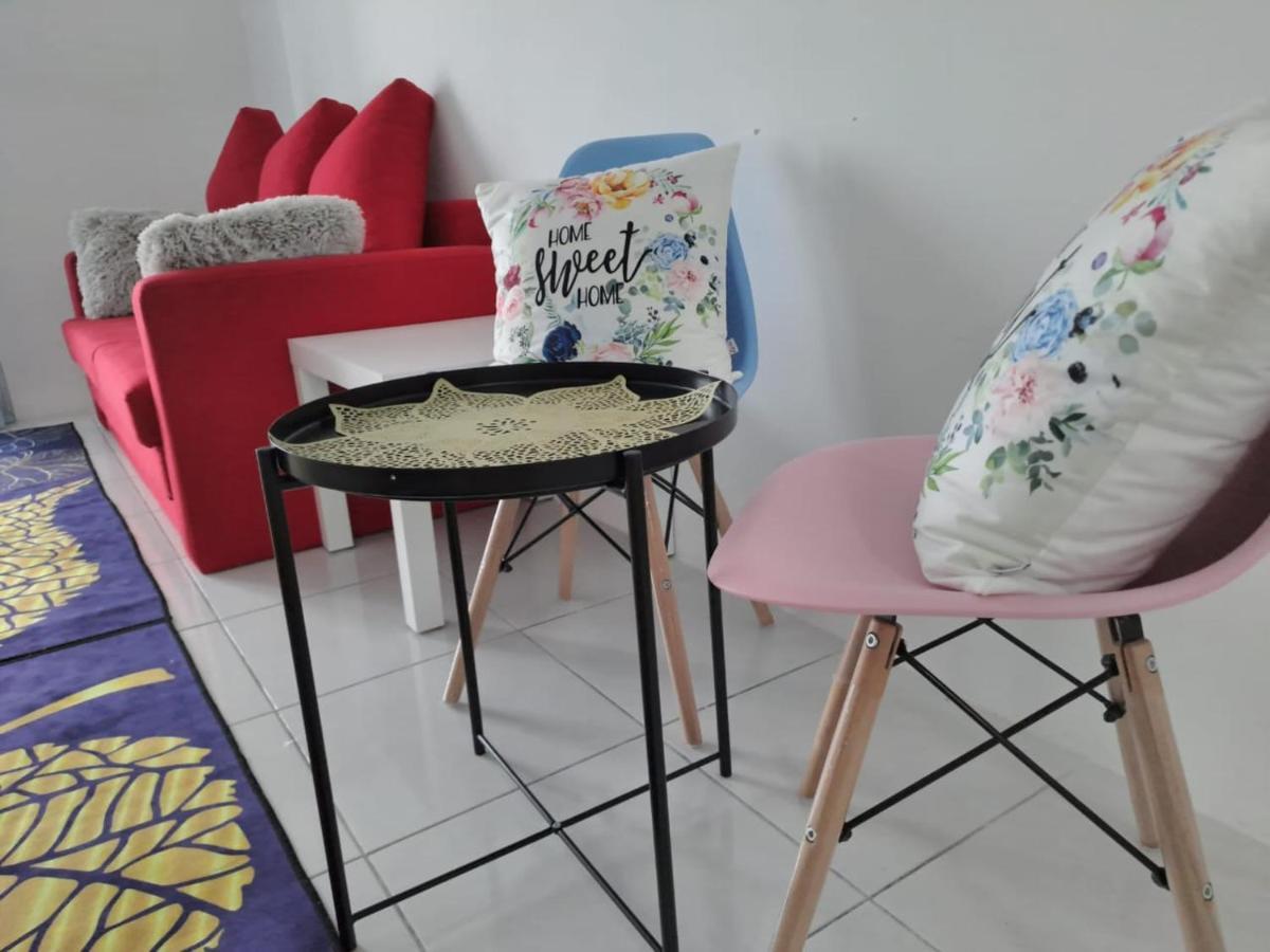 Impiana Homestay Near Putrajaya, Cyberjaya, Musliem Only,Wifi,Netflix Kampung Dengkil Bagian luar foto