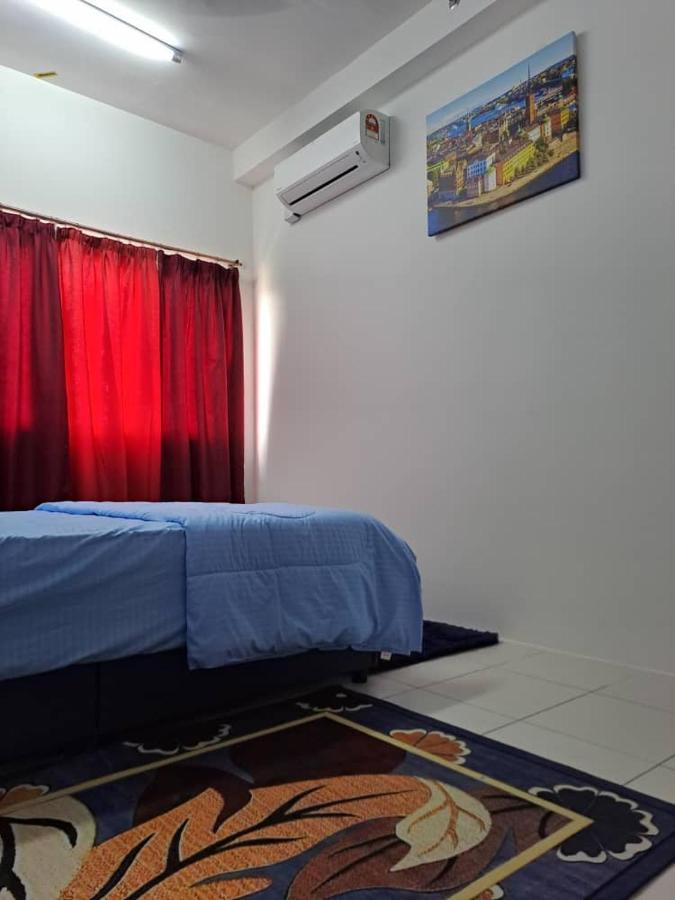 Impiana Homestay Near Putrajaya, Cyberjaya, Musliem Only,Wifi,Netflix Kampung Dengkil Bagian luar foto