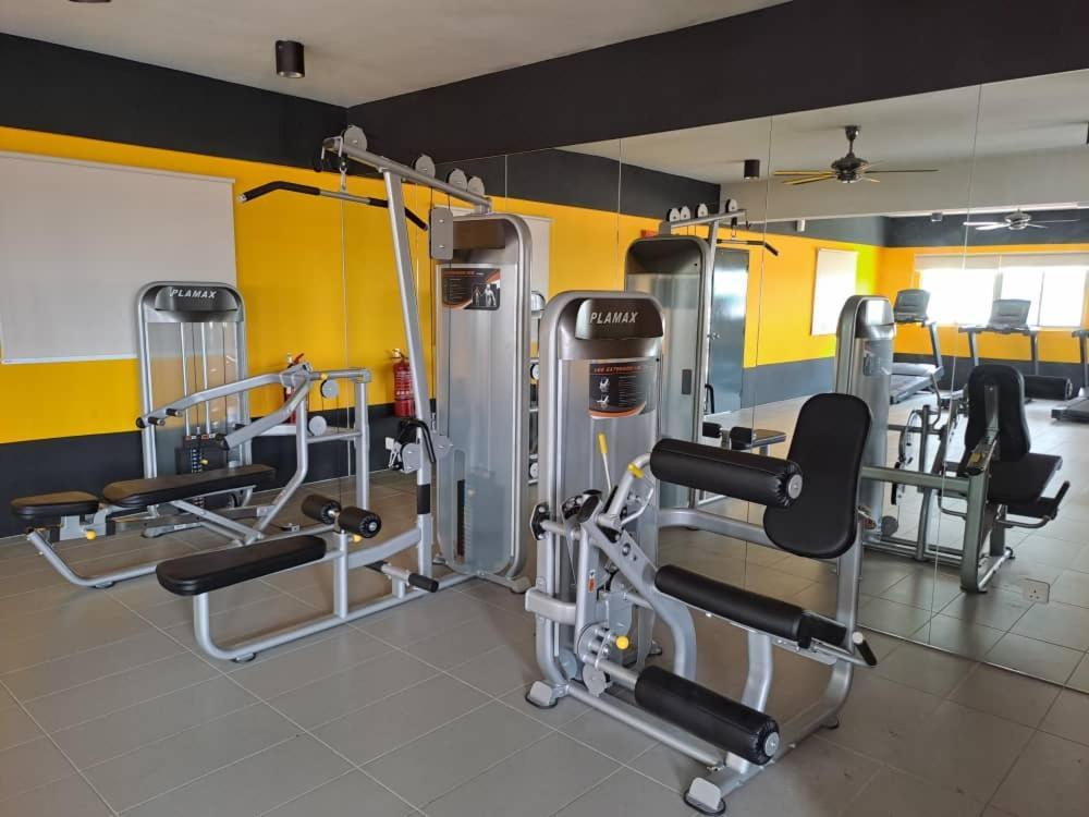 Impiana Homestay Near Putrajaya, Cyberjaya, Musliem Only,Wifi,Netflix Kampung Dengkil Bagian luar foto