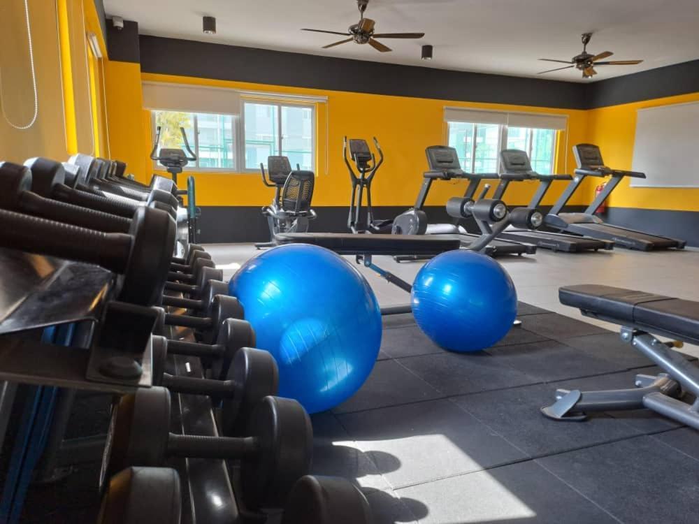 Impiana Homestay Near Putrajaya, Cyberjaya, Musliem Only,Wifi,Netflix Kampung Dengkil Bagian luar foto
