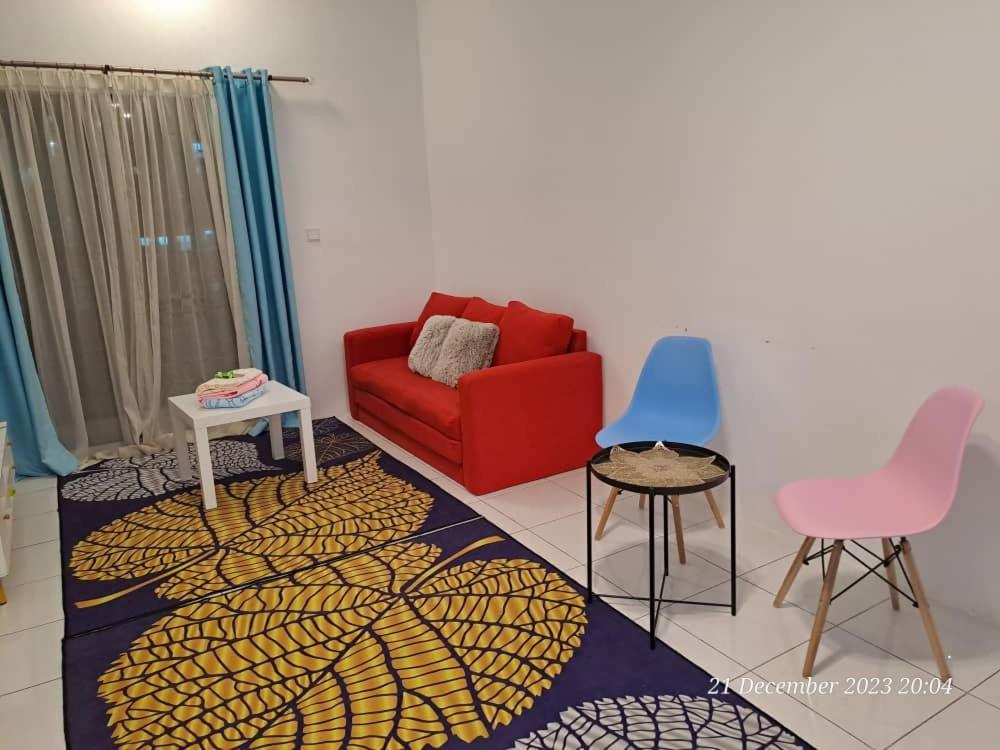 Impiana Homestay Near Putrajaya, Cyberjaya, Musliem Only,Wifi,Netflix Kampung Dengkil Bagian luar foto